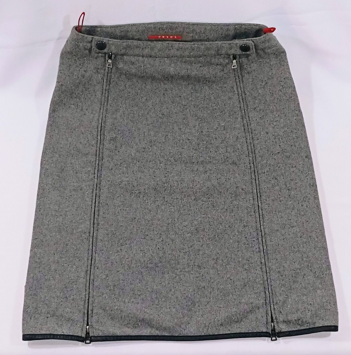 Prada Skirt Grey - 2 Front Zippers - Size 36 NEW Bought in Prada Skirt Grey - 2 Front Zippers - Size 36 NEW Bought in