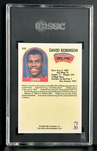 DAVID ROBINSON 1989-90 NBA HOOPS #310 Rookie Card RC SGC 8,5 NM MT+ Spurs HOF - Foto 2 di 2