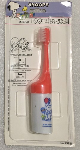 Peanuts Snoopy Toothbrush & Tumbler Cup Lot Musical Danara Oral-B VINTAGE NEW - Picture 2 of 10