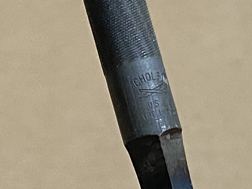 Vintage NICHOLSON 8" x 3/8" American Pattern Round Chain Saw 186 File, Knurl Cut - Picture 10 of 13