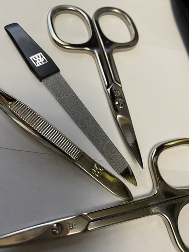Zwilling 4 pieces made in Germany travel manicure set nail care Leather case - Picture 12 of 12