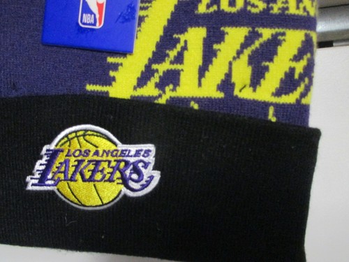 SET CAPPELLO E SCIARPA INVERNALE ADULTO LOS ANGELES LAKERS "ULTRA GAME" (TAGLIA UNICA) NUOVO CON ETICHETTE RARO - Foto 2 di 6