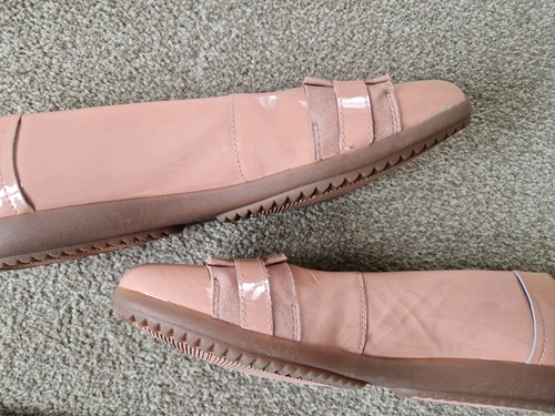 Clarks pink patent leather ballet flats size 5.5 - VGC - Picture 3 of 7