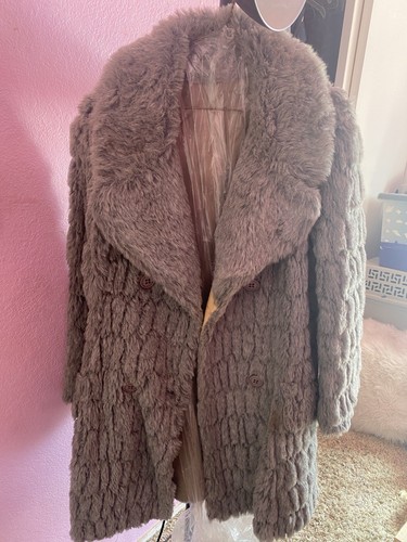 Vintage Sears Faux Fur Grey Women’s Coat Made In The USA - Picture 2 of 5