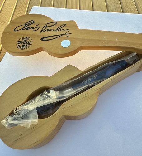 Pluma Oficial de Coleccionistas Elvis Presley E.P.E Edición Limitada en Estuche de Guitarra de Madera - Imagen 2 de 7