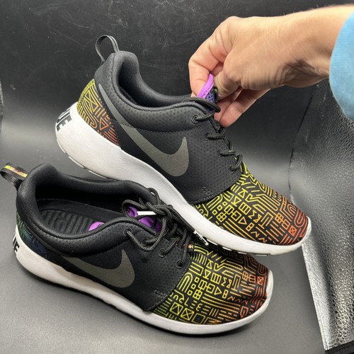 Scarpe sneakers Nike Roshe One QS Be True nere multicolore taglia 6 808715-006 usate in ottime condizioni - Foto 9 di 9