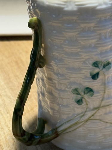 Taza de café delgada Belleek Shamrock Basketweave - 6ª marca verde Irlanda - Imagen 8 de 13