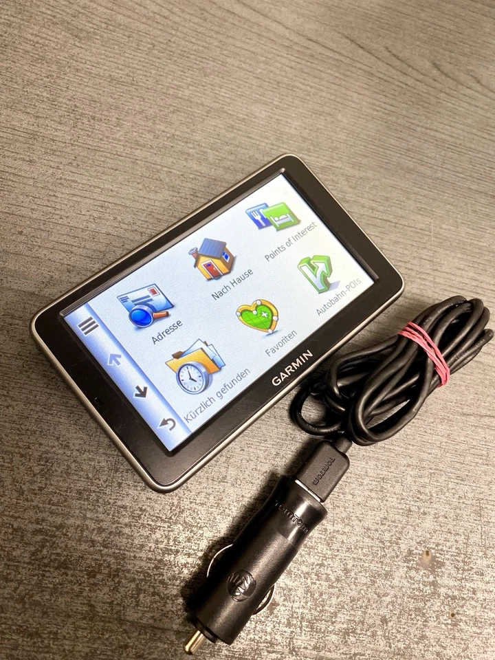 Garmin Dezl 560LM Europa 45 LKW GPS Navigator 5" Anzeige nur mit Kratzern - Bild 3 von 4