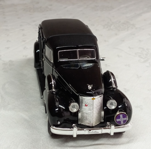 Loose 1938 Cadillac Panel Car Hearse with Coffin Signature 1:32 Scale