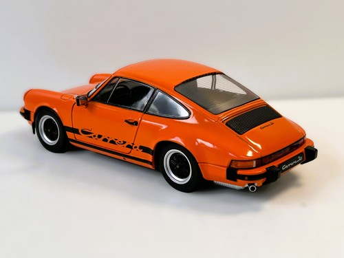 SOLIDO Porsche 911 (930) 3.0 Carrera Orange 1/18 usata senza scatola modellismo - Foto 7 di 24