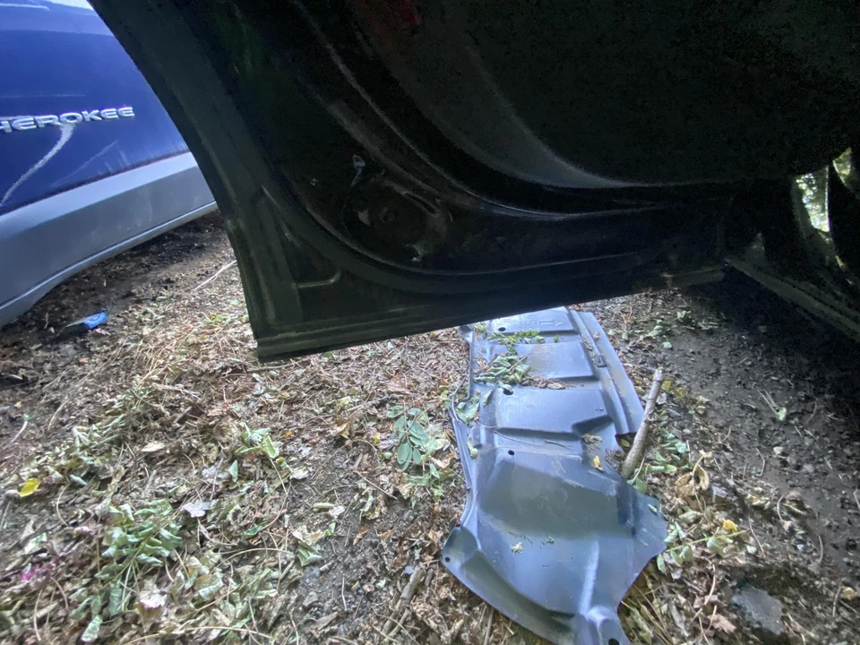 Used Rear Left Door Assembly Rear Side fits: 2014 Audi Q5 electric privacy tint - Image 3 of 4