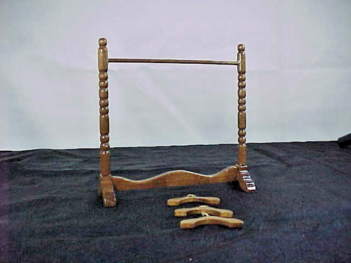 Miniatur Holz Kleiderständer & 3 Kleiderbügel #1021 Maßstab 1:12