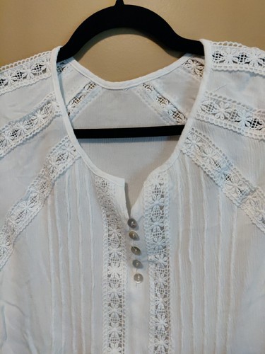Unbranded women's XL blouse white short sleeves pleated, buttons, sheer lace - Bild 6 von 7