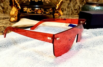 Louis Vuitton Supreme サングラス　コラボ　限定 ルイ・ヴィトン×シュプリーム 】City Mask SPはコラボ戦略で成功