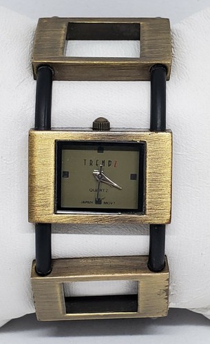 Ladies Trendz Antique Gold Tone Wide Band Geometric Cut Out Watch B1 - 第 1/11 張圖片