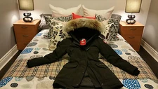 BRAND NEW "RED LABEL" EDITION BLACK CANADA GOOSE TRILLIUM "MEDIUM" PARKA JACKET