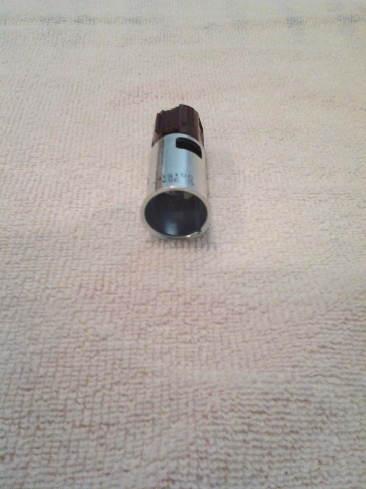 NUEVO CHEVROLET EXPRESS 12 VOLTIOS ACCESORIO TOMA DE CORRIENTE TOMA DE CORRIENTE 25774623 Foto 3 de 4