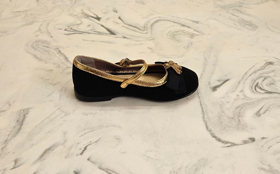 ¡Nuevo! Gucci 'Bow Bee' Mary Jane Ballet Pisos Negros Niñas 7 EE. UU. 23 Eur. Precio de venta sugerido por el fabricante $420 Foto 2 de 4