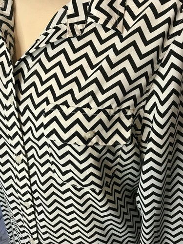American Eagle Outfitters Size XL, black & white zig zag design blouse polyester - Picture 4 of 7