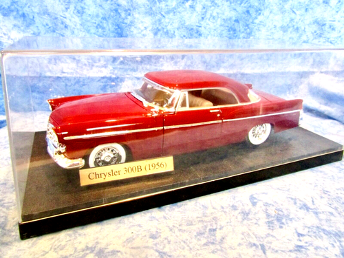 Maisto 1956 Daimler-Chrysler 300B - Modellauto im Maßstab 1:18 in Vitrine