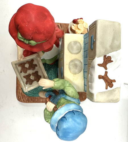 HOLLY HOBBIE 1992 Christmas Is For Sharing Figurine Limited Edition w/ Stand Box - Picture 9 of 17