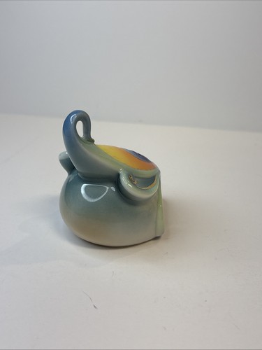 Franz-LUMINESCENCE Peacock Design Sculptured Porcelain Salt & Pepper Shakers - Picture 4 of 13