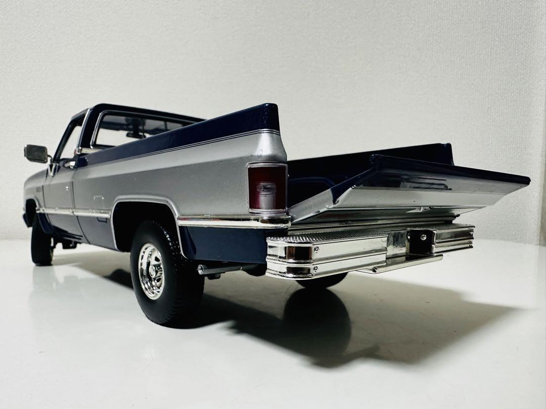 Greenlight 1/18 '84 GMC K2500 Sierra Diecast Model Used