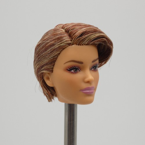 Barbie Victoria Face Doll Head Looks 22 Medium Light Skin Short Hair HRM14 2024 - Bild 6 von 9