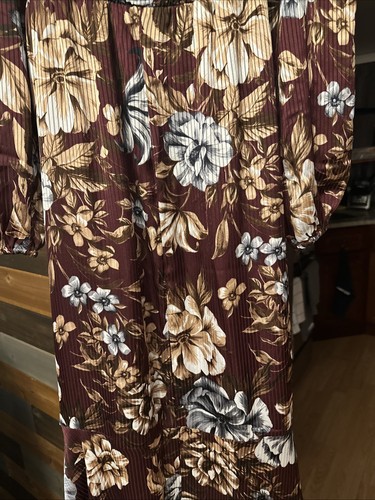 Express Women’s Red Floral and Black V Neck Maxi Dress Size Medium 3/4 Sleeves - Picture 9 of 14