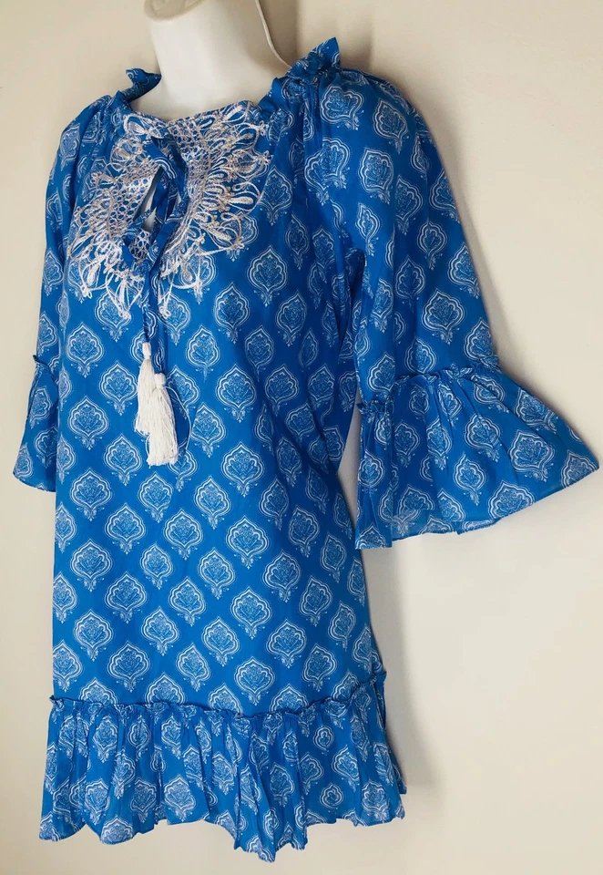 NUEVO Vestido de Playa Mud Pie Cover Up S 4 6 Azul Blanco Bordado Volantes Hailey Nuevo con Etiquetas Foto 2 de 4