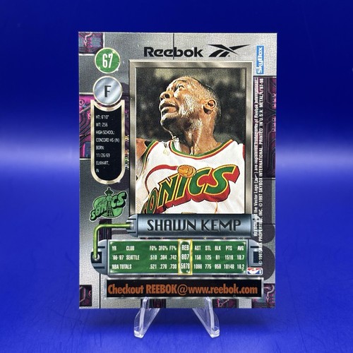 1997-98 Skybox Metal Universe Shawn Kemp Reebok #67 Seattle SuperSonics - Picture 2 of 3