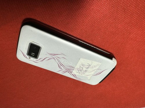 Nokia XpressMusic 5530 - White Black  (Unlocked) Mobile Phone - Picture 3 of 8