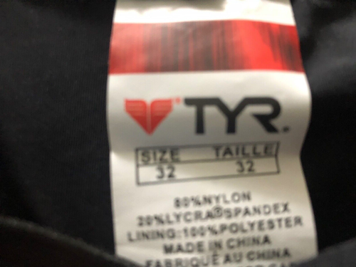 TRAJE DE BAÑO PARA HOMBRE TYR HOMBRE ASST JAMMER NEGRO CON RAYAS AZULES Y NEGRAS TALLA 32 - Imagen 6 de 6