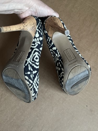 Christian Siriano Stiletto Black White Peep Toe Heels Size 7 1/2 Wide - Picture 4 of 6