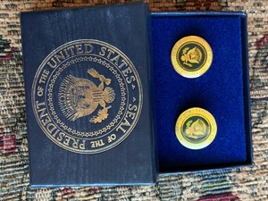 Pair of Presidential Bill Clinton Cufflinks Diecast
