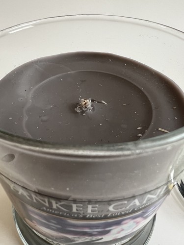Yankee Candle Man Town Retired. 8oz. SMALL, Collectors Edition Rare PLEASE READ - Picture 4 of 6