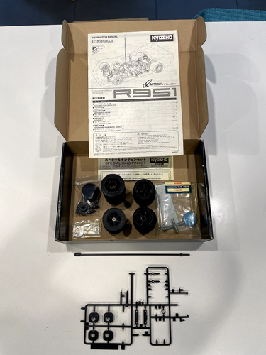 Vintage Kyosho Impress R951 - Competition 1/12 scale Pan Car - Picture 11 of 12