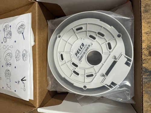 Pelco Sarix Pro 4 Series 5MP Dome Camera SRXP4-5V10-IMD-IR - Picture 4 of 7