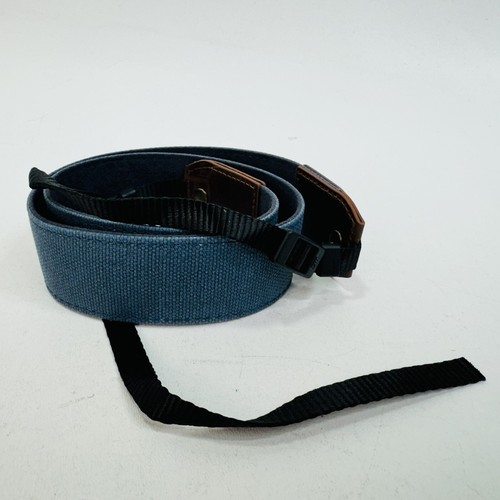 MegaGear Canvas Camera Strap (Blue) - Picture 4 of 5