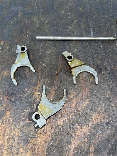 Harley Davidson HD big Twin Evo OEM Transmission Shift Forks Used 099 - Picture 8 of 9