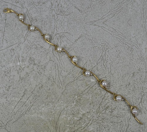 9 Carat Gold Pearl and Diamond Bracelet 7 1/4" Long - Picture 3 of 13