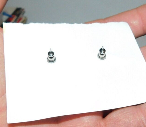 GEPFLEGTES PAAR OHRSTECKER IN HÜHNERFORM - Bild 2 von 2