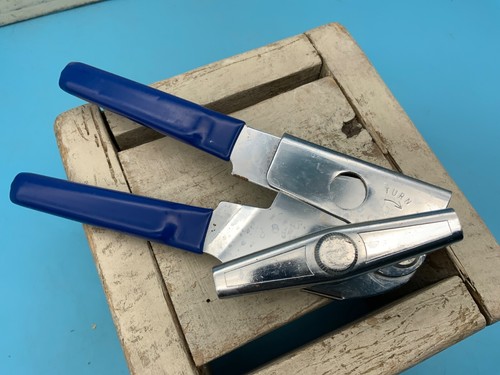 Swing Away Blue Handle Can Opener Kitchen Gadget - Picture 5 of 7
