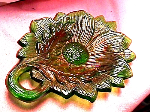 "SUNFLOWER" PIN TRAY 5 3/4" X 4 1/2" MINT, GREAT COLORS, GREEN,  BY: MILLERSBURG