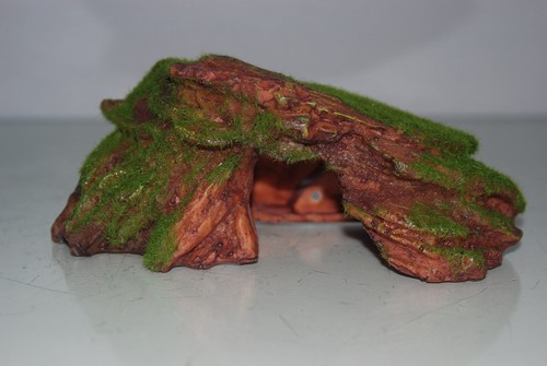 Detailed Aquarium Stone Rock Cave With Moss 19 x 9 x 7 cms All Aquariums - Picture 4 of 6