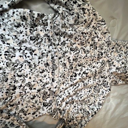 LULULEMON After Asana Hoodie Not So Petite Fleur Silver Spoon Print Jacket Sz 10 - Picture 7 of 8