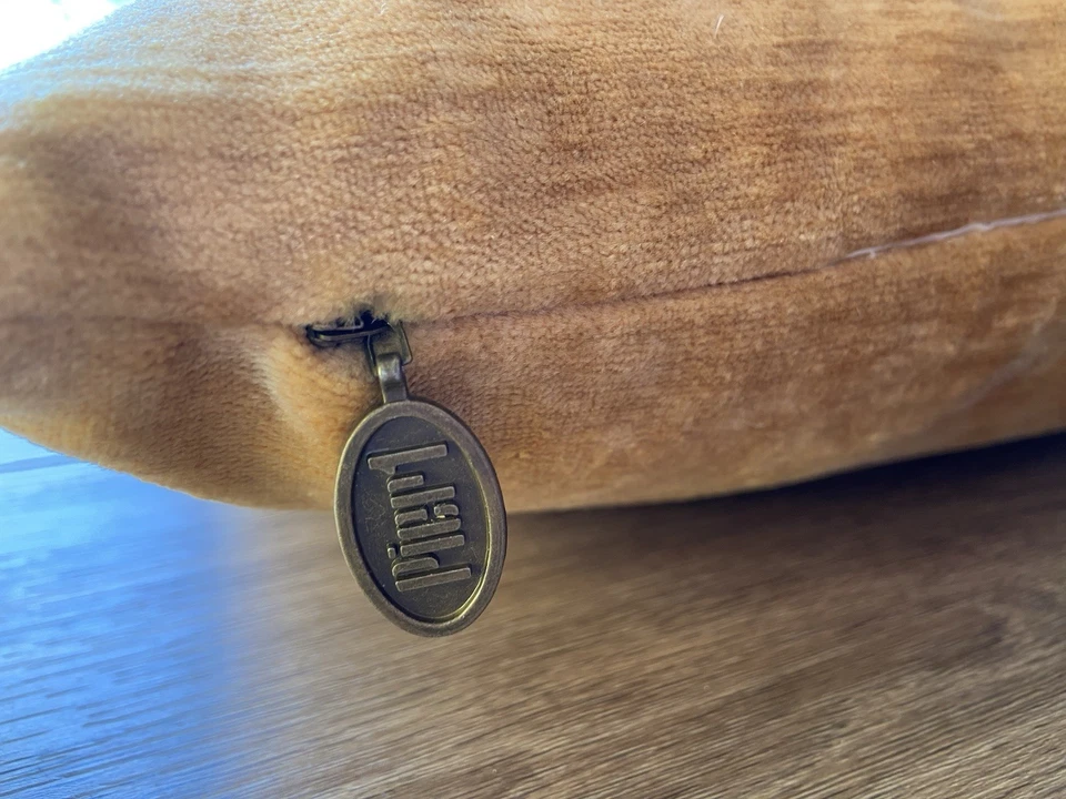 Pier 1 Imports Almohada Dorada Downy Rectangular Lumbar Foto 3 de 4