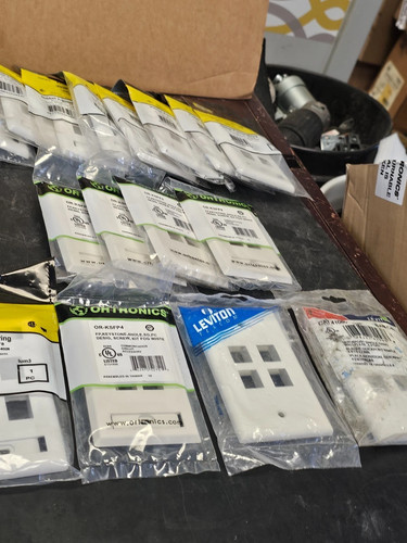 25 PC HUBBELL CU2 LED EMERGENCY LIGHTING PLUS WALL PLATES (NEW) - Picture 13 of 20