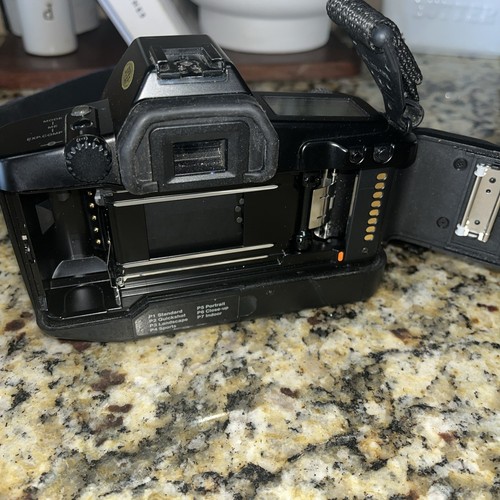 Canon EOS 630 35 mm FILM SLR Analog camera body GR-20 Grip / Battery Not working - Picture 6 of 9