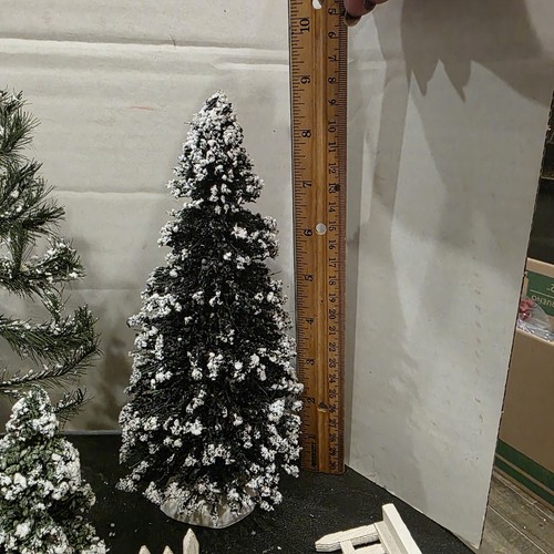 Lemax Christmas Village Gazebo Bridge Fence & Trees Holiday Table Accessories - Picture 11 of 14